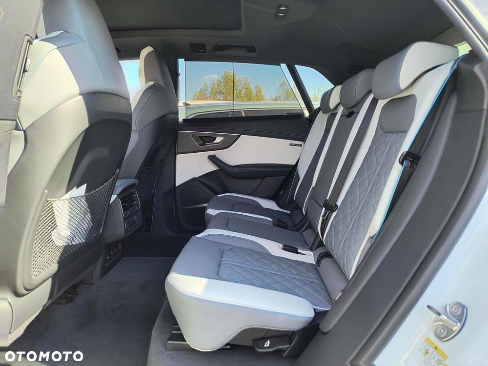 Audi Q8 - 9
