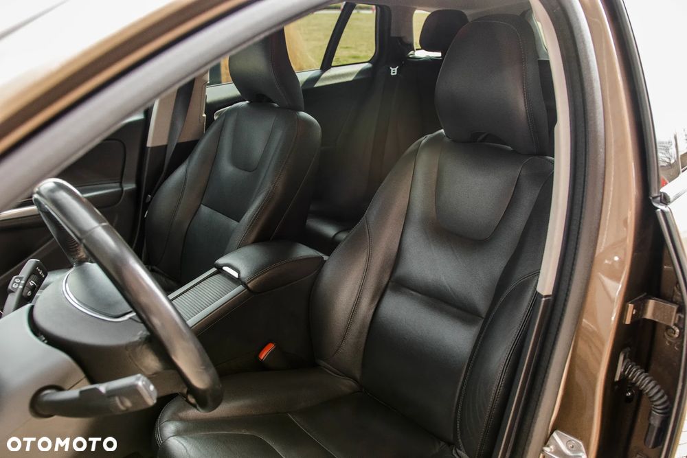 Volvo V60 Cross Country D3 Drive-E Summum - 23