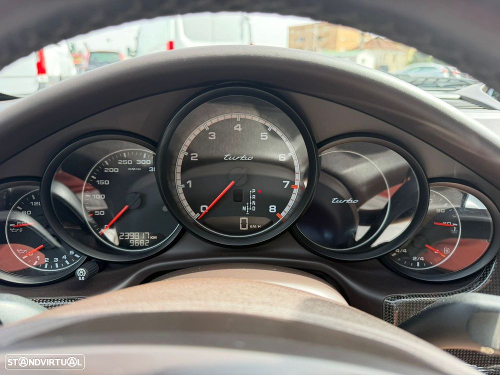 Porsche Panamera Turbo PDK - 18