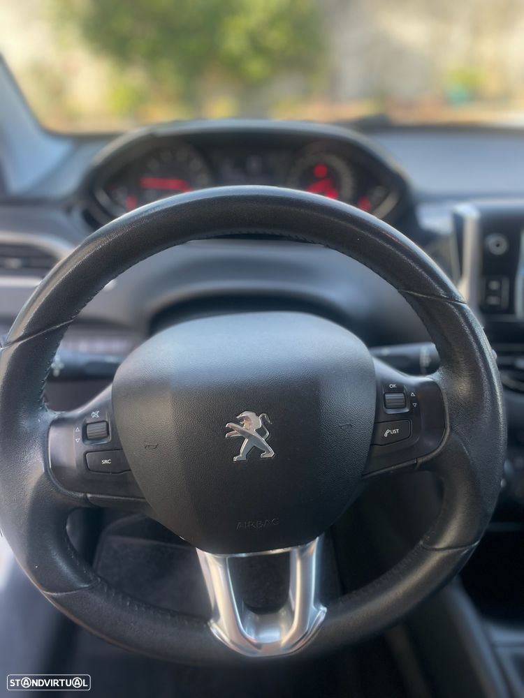 Peugeot 208 ver-1-2-puretech-style - 12