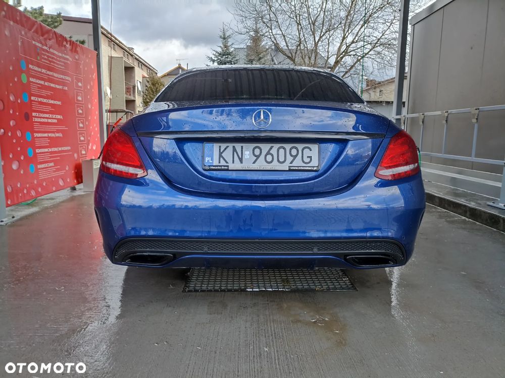 Mercedes-Benz Klasa C 400 4-Matic 9G-TRONIC - 3