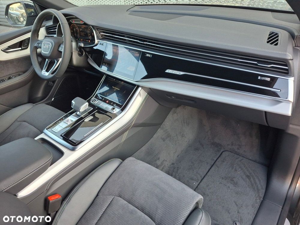 Audi Q8 - 18