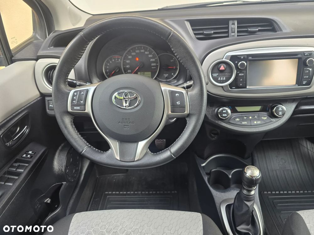 Toyota Yaris 1.33 VVT-i Executive - 13