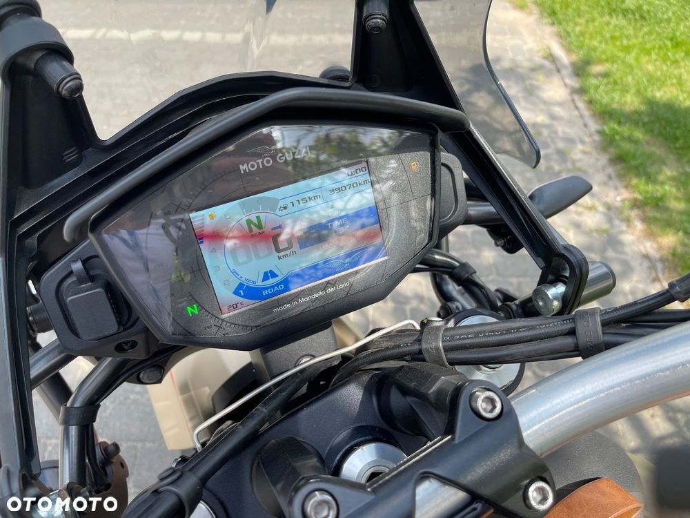 Moto Guzzi V85 - 21