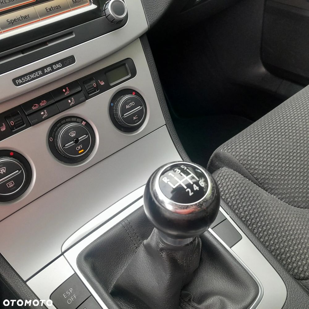 Volkswagen Passat - 10
