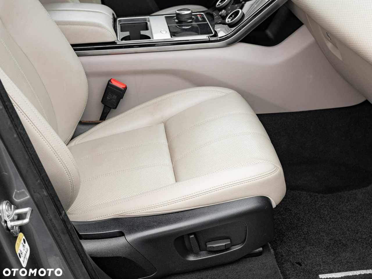 Land Rover Range Rover Velar 3.0 SD6 R-Dynamic S - 31