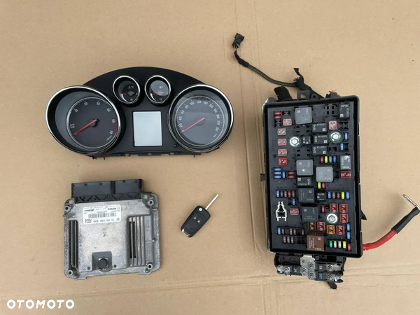 OPEL INSIGNIA A 2.0 d 160km sterownik silnika kluczyk licznik komplet