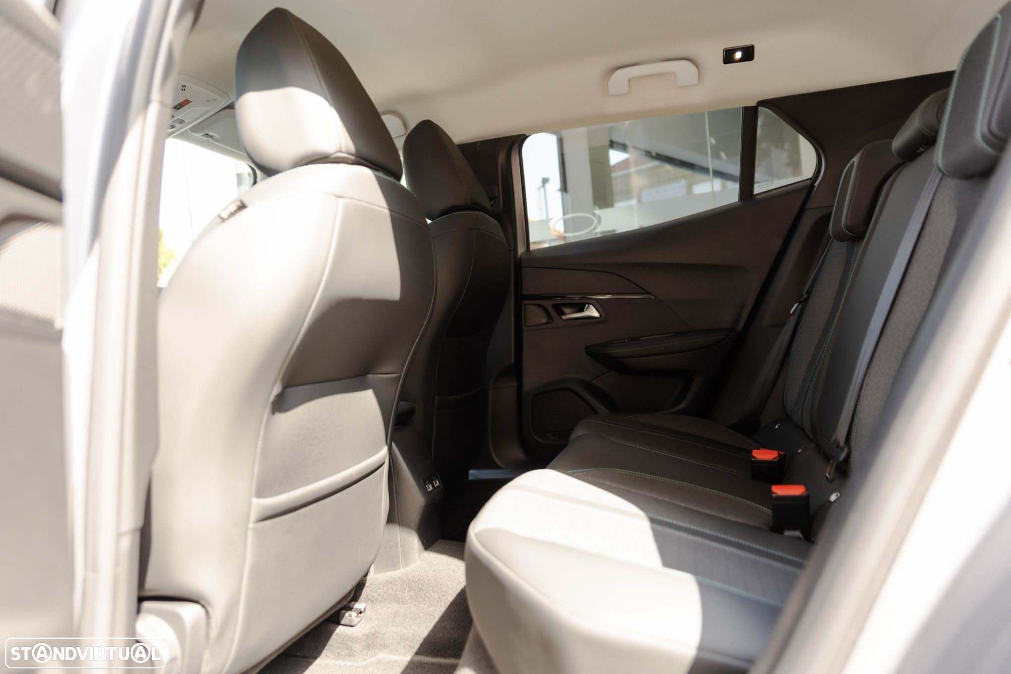 Peugeot 2008 1.2 PureTech Allure - 15