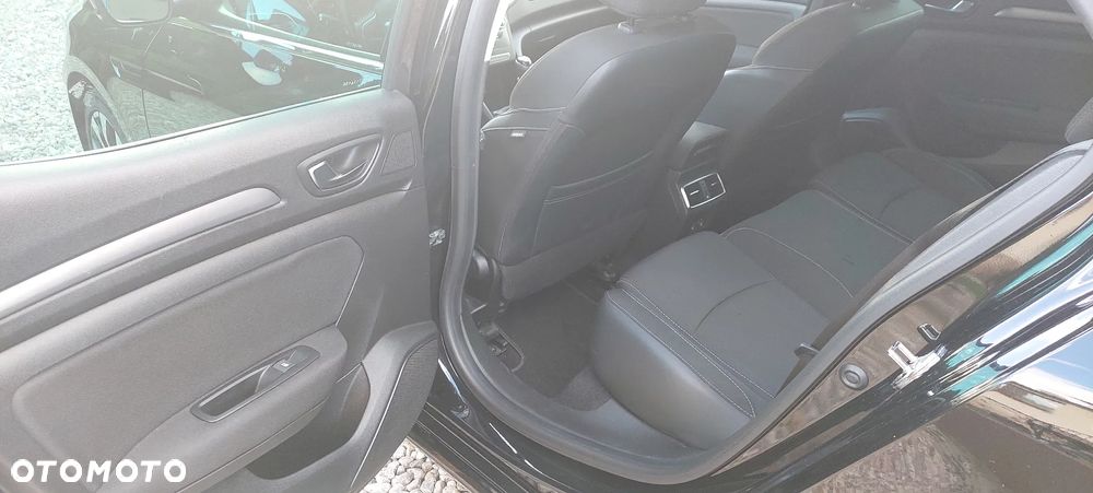 Renault Megane 1.5 Blue dCi Intens - 11