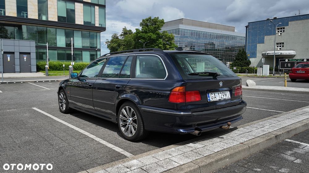 BMW Seria 5 520i - 5