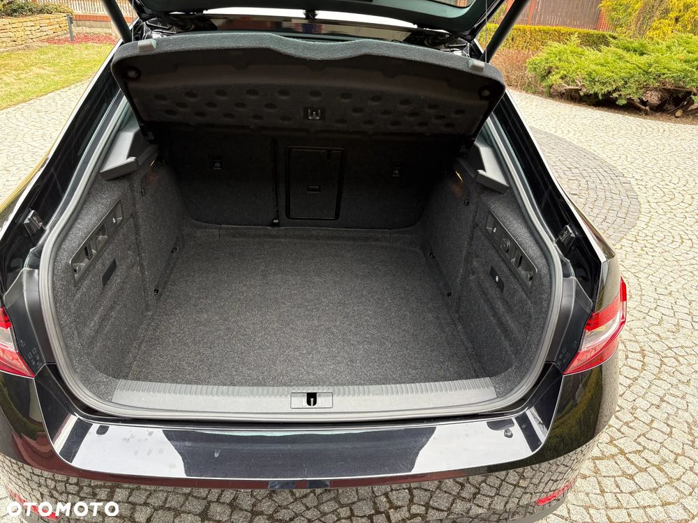 Skoda Superb 2.0 TDI 4x4 L&K DSG - 10