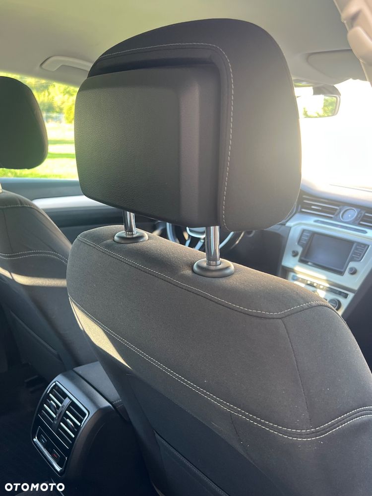 Volkswagen Passat 1.6 TDI BMT Comfortline - 14