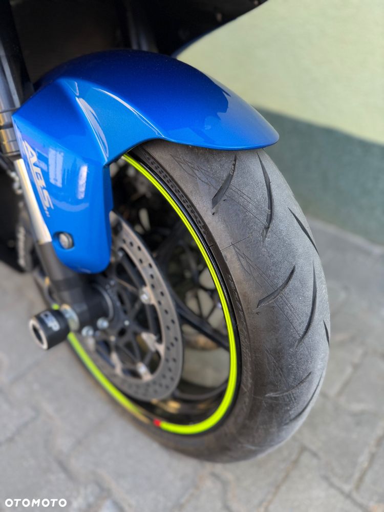 Suzuki GSX-R - 3