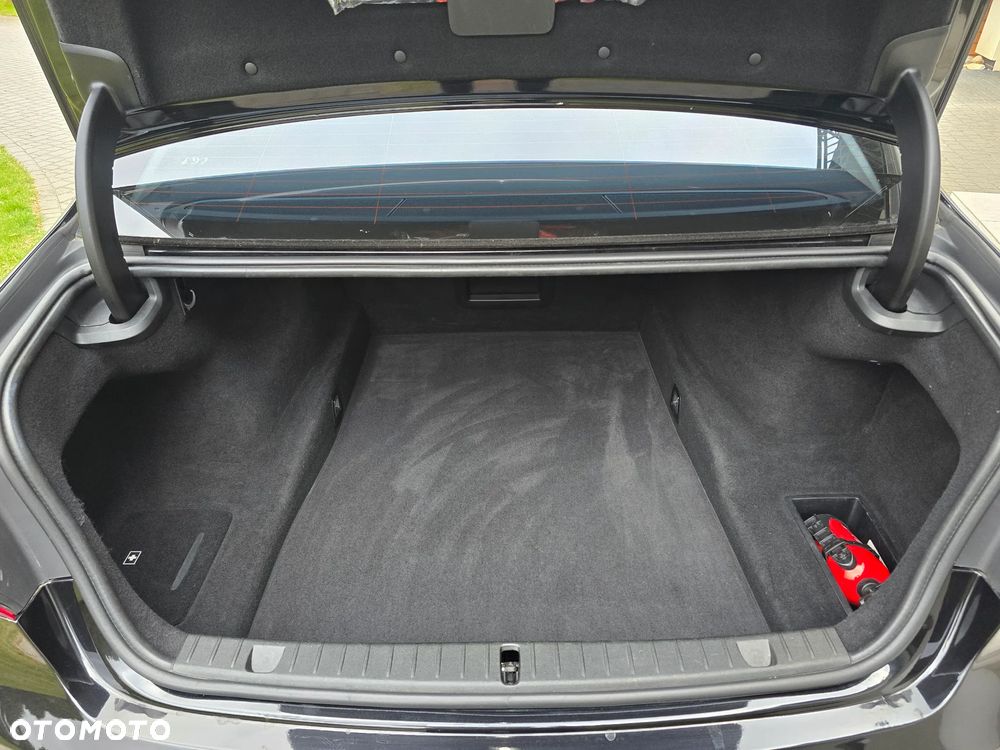 BMW Seria 7 740Li - 19