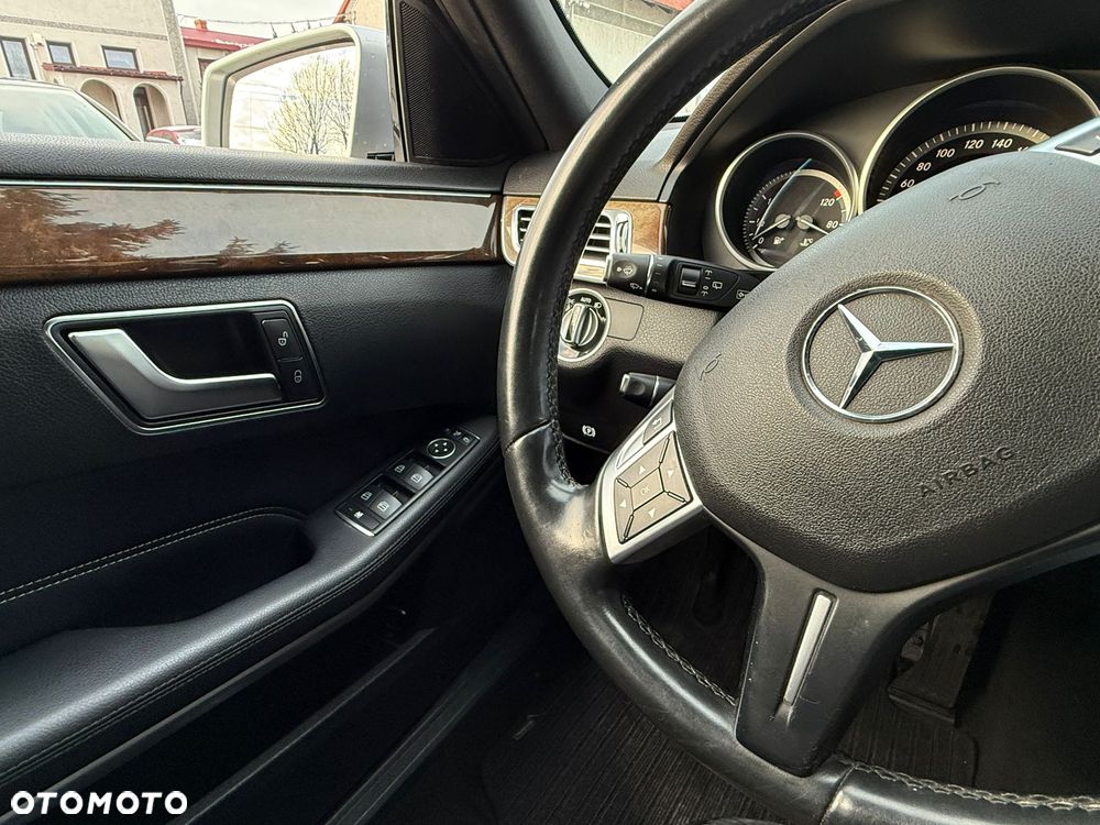 Mercedes-Benz Klasa E 220 BlueTEC 4Matic 7G-TRONIC Avantgarde - 16