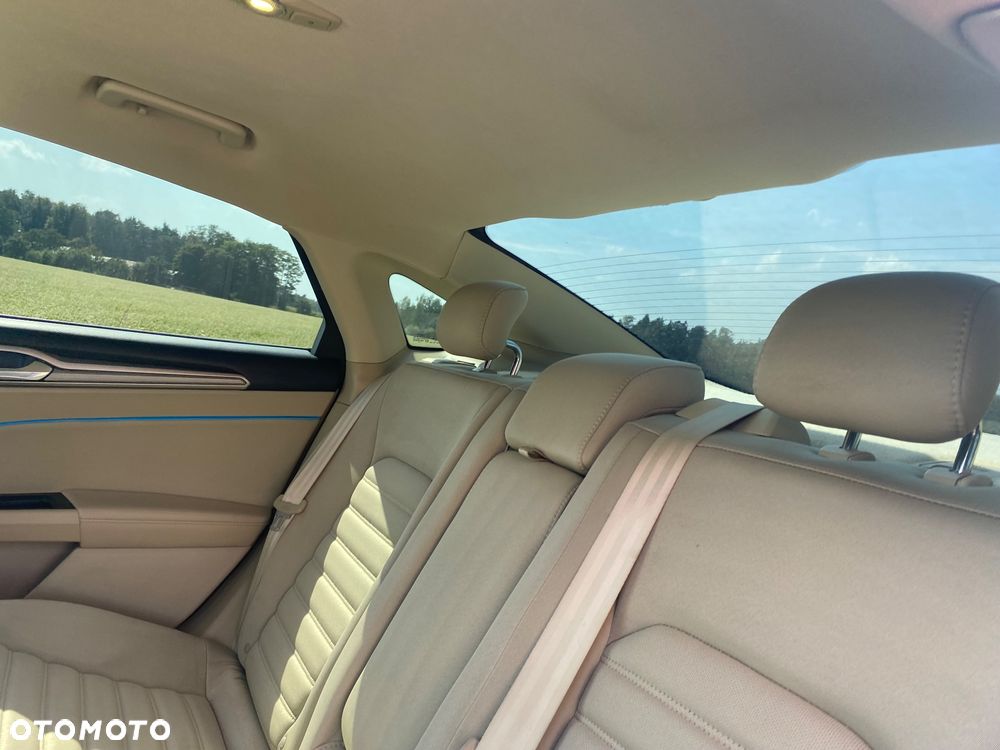 Ford Fusion - 4
