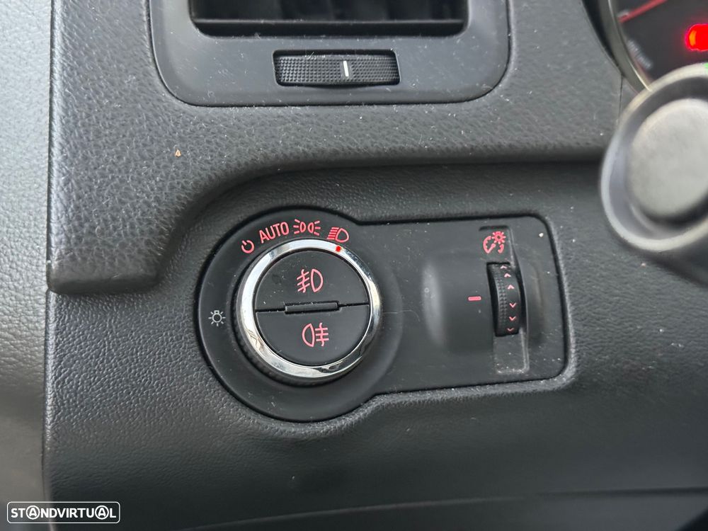 Opel Insignia 2.0 CDTi Cosmo S/S - 19