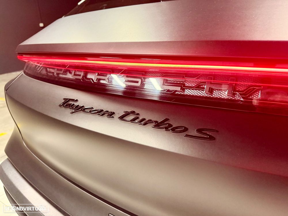 Porsche Taycan Cross Turismo Turbo S - 10