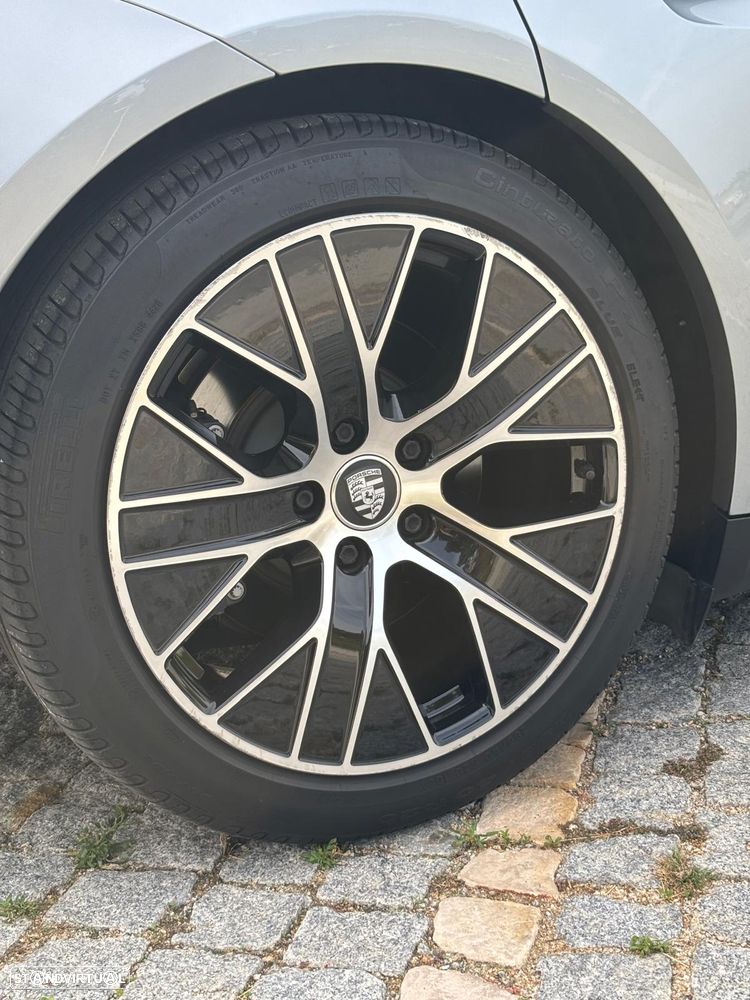 Porsche Taycan Standard - 23
