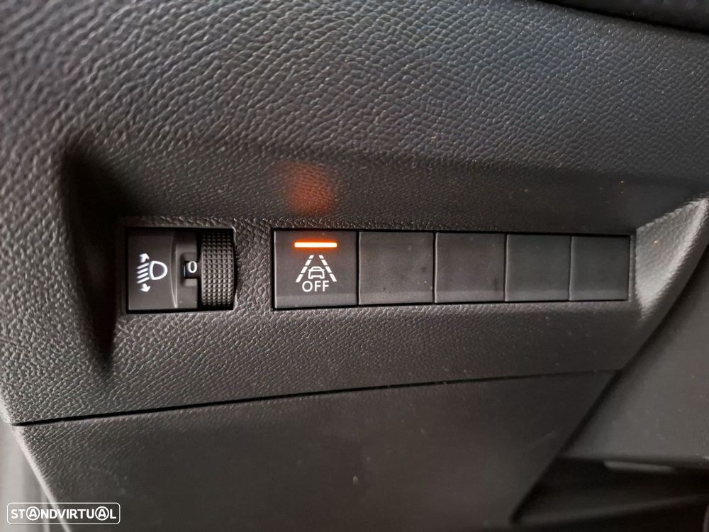 Peugeot e-208 50 kWh Allure - 24