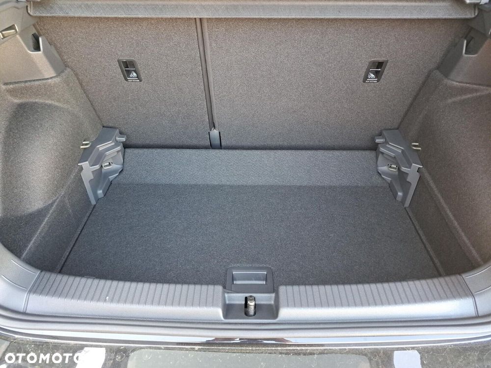 Volkswagen T-Cross - 17