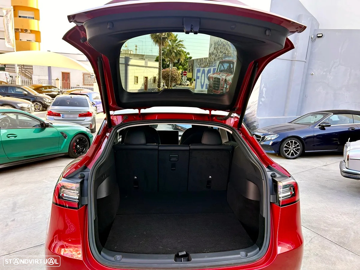 Tesla Model Y Long Range Dual Motor AWD - 28