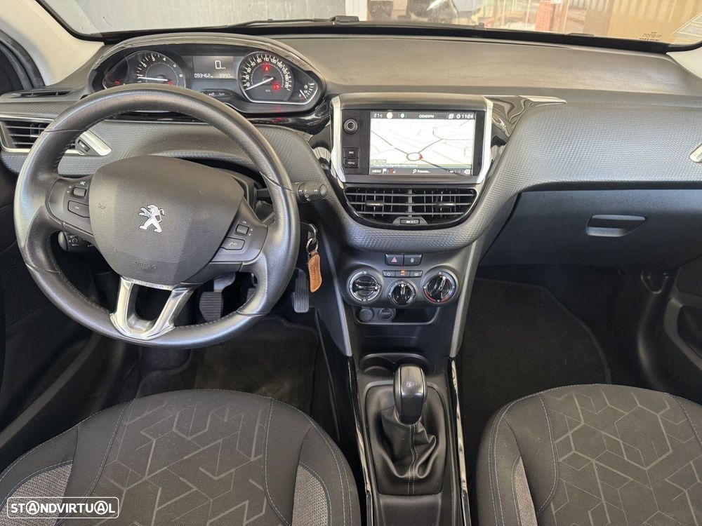 Peugeot 2008 1.2 PureTech Style - 15