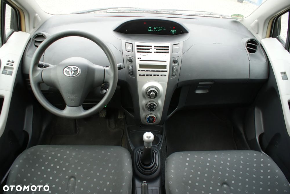 Toyota Yaris - 6
