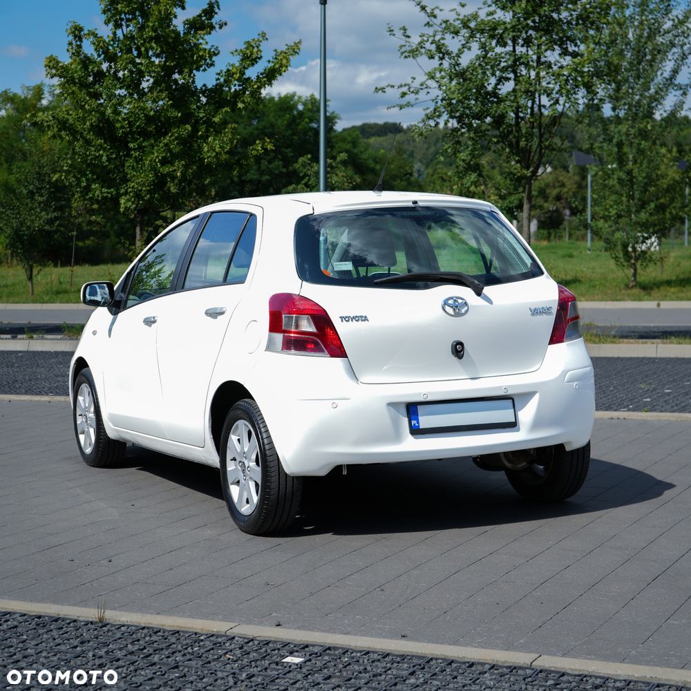 Toyota Yaris 1.4 D-4D Prestige - 4