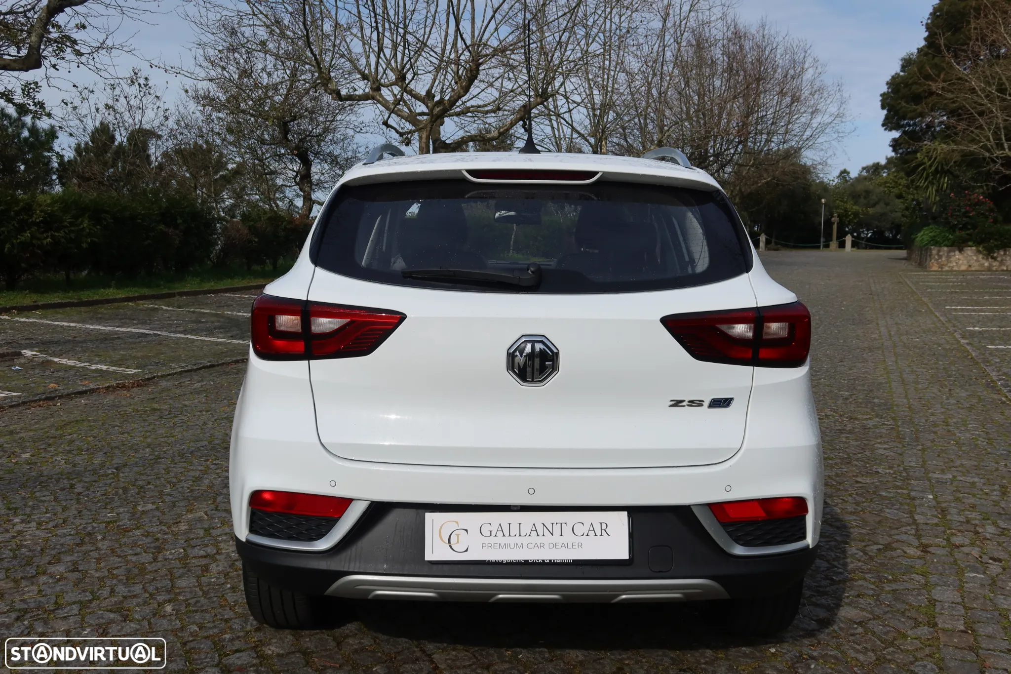 MG ZS EV Luxury - 3