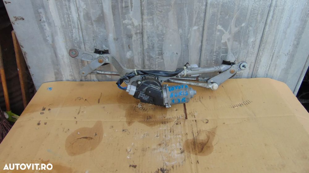 Ansamblu stergator cu motoras Toyota auris 1.4 benzina an 2007-2010 - 2