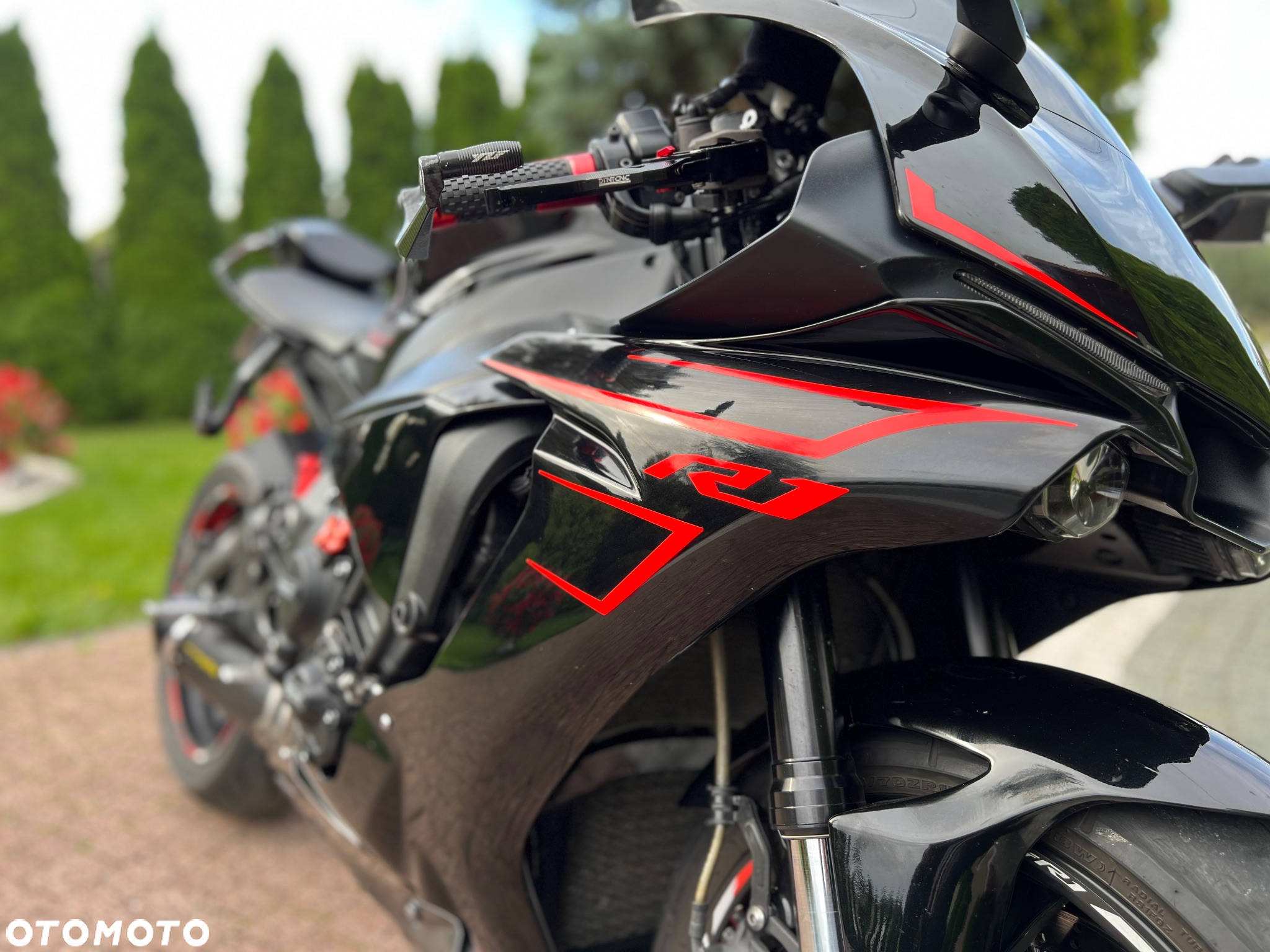 Yamaha R1 - 4