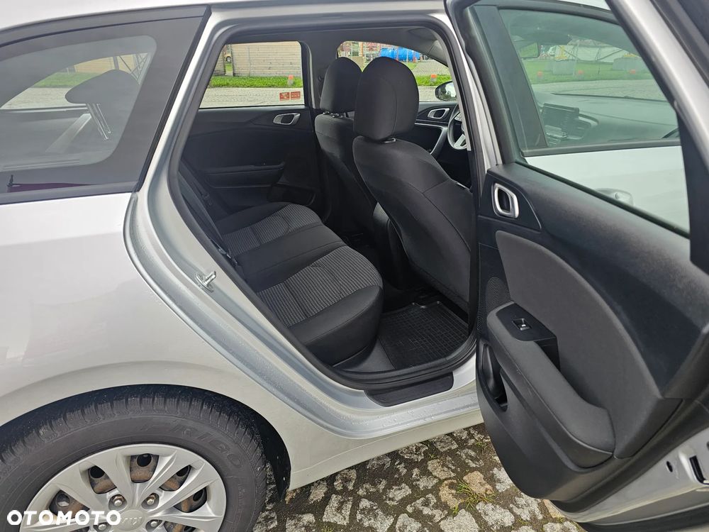 Kia Ceed 1.4 L Business Line Plus - 21