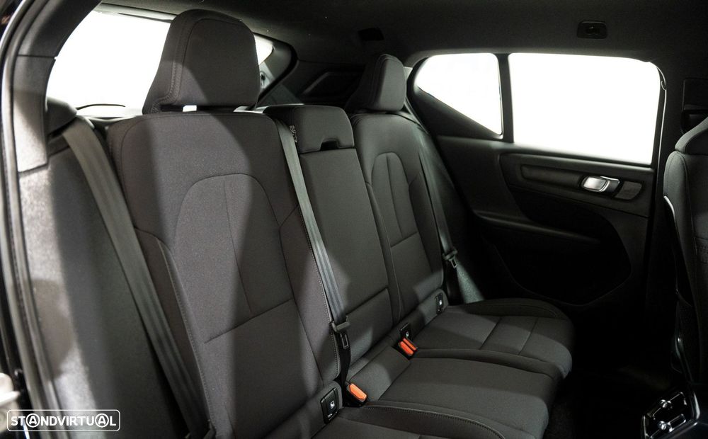 Volvo XC 40 Recharge Core - 13