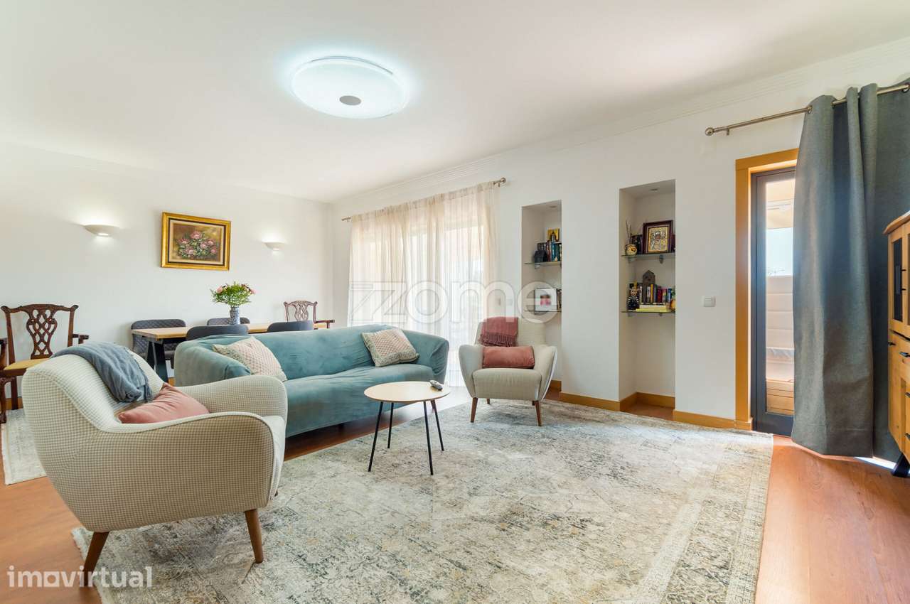 Apartamento T2+1 com Vista, Piscina e Dupla Garagem em Albufeira - Grande imagem: 2/25