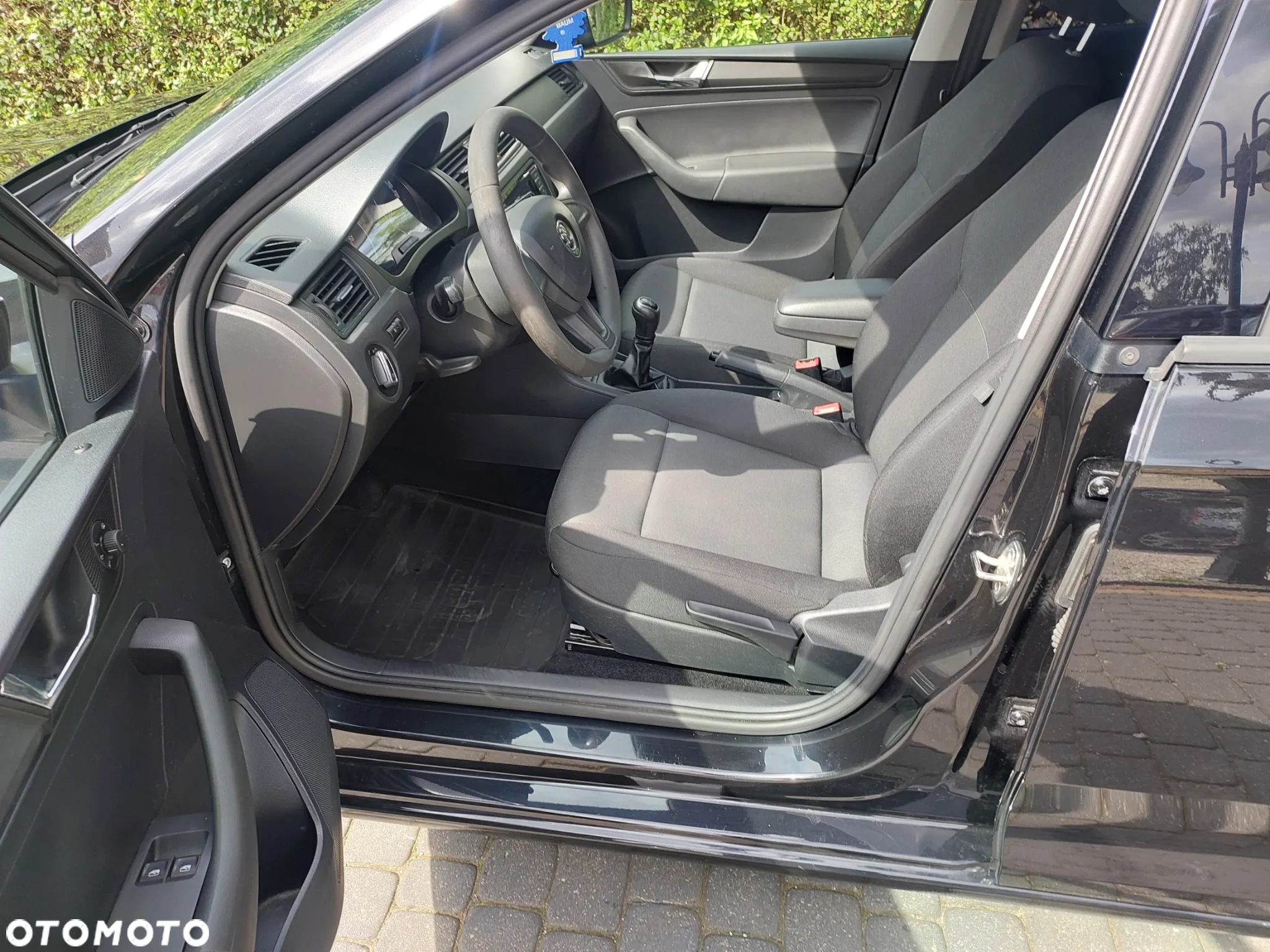 Skoda RAPID 1.0 TSI Ambition - 17