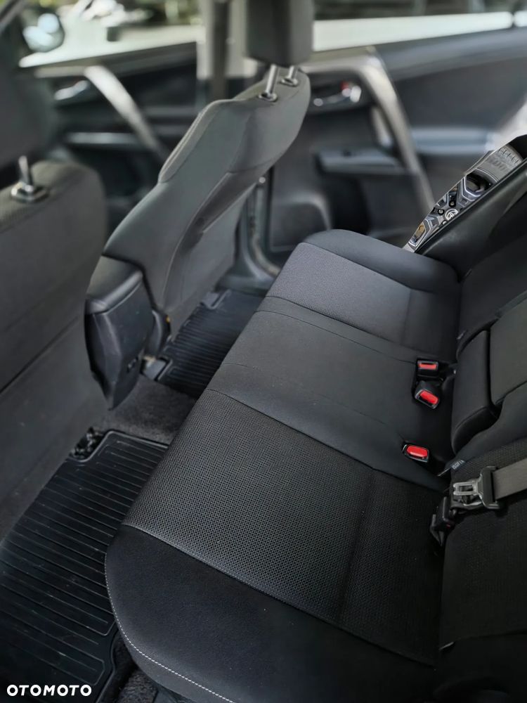 Toyota RAV4 - 8