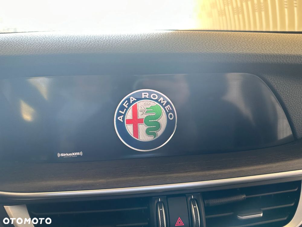 Alfa Romeo Stelvio 2.0 Turbo 16V AT8-Q4 Veloce - 24