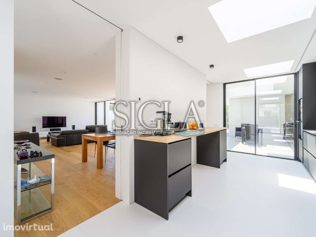 Moradia T3+1 na Praia da Madalena - Grande imagem: 2/46