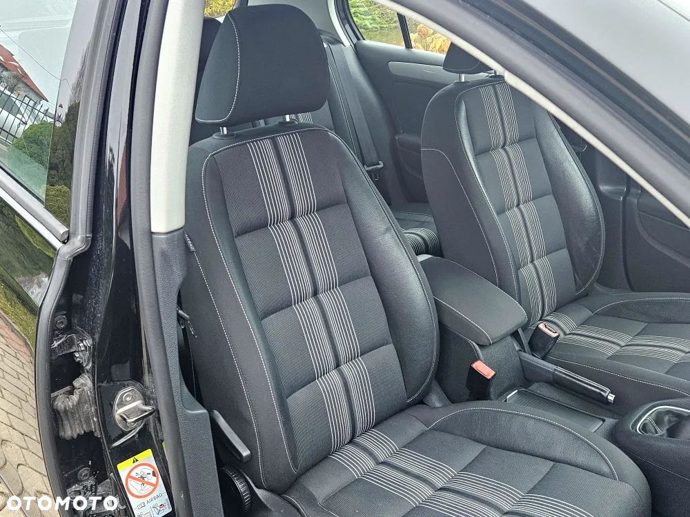 Volkswagen Golf - 29