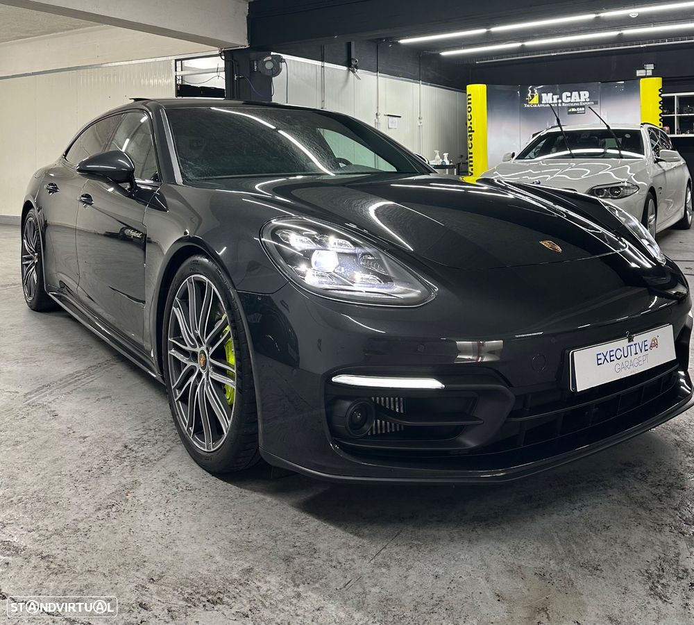 Porsche Panamera Sport Turismo 4S E-Hybrid - 1