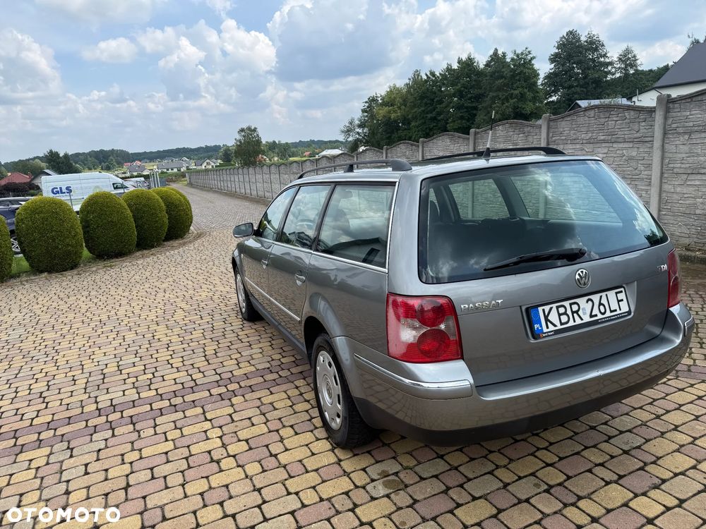 Volkswagen Passat 1.9 TDI Basis Tiptr - 2