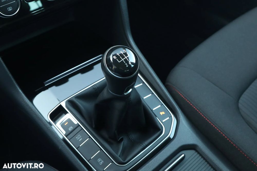 Volkswagen Golf 1.6 TDI Sound - 22