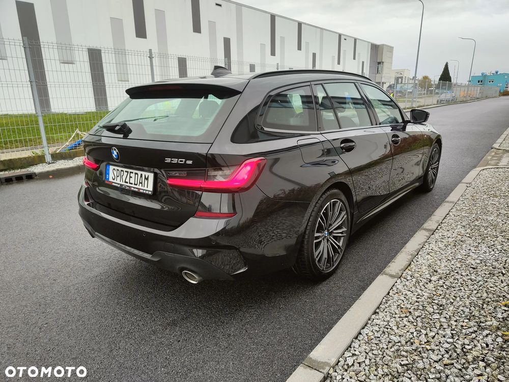 BMW Seria 3 330e Touring M Sport - 4