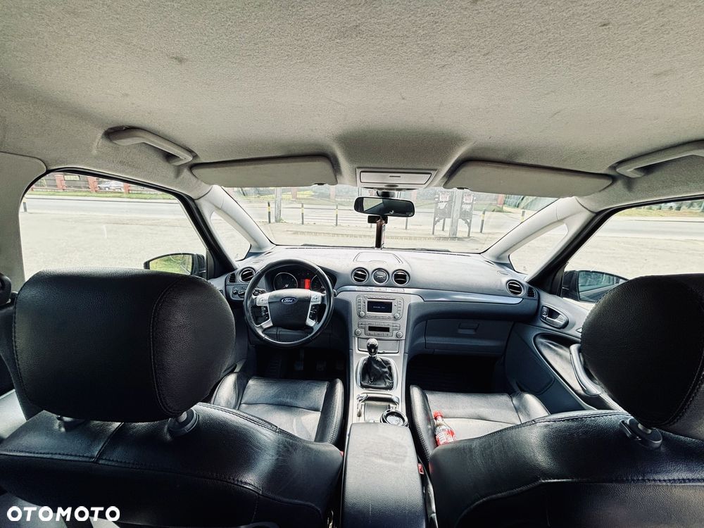 Ford S-Max - 12