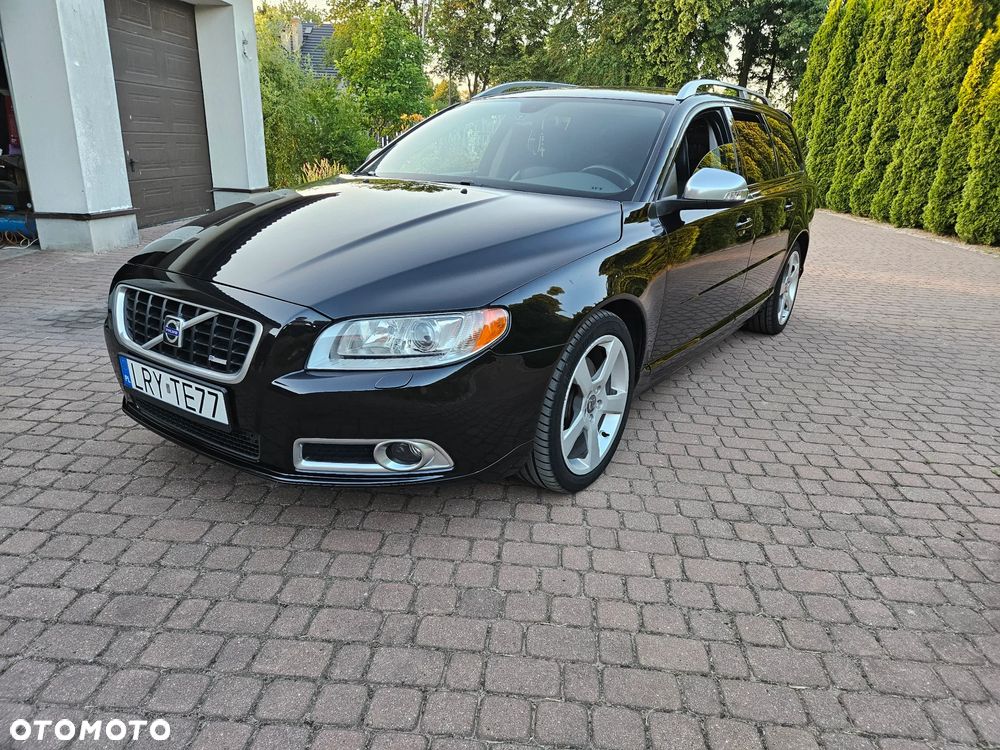 Volvo V70 2.0T R-Design - 2