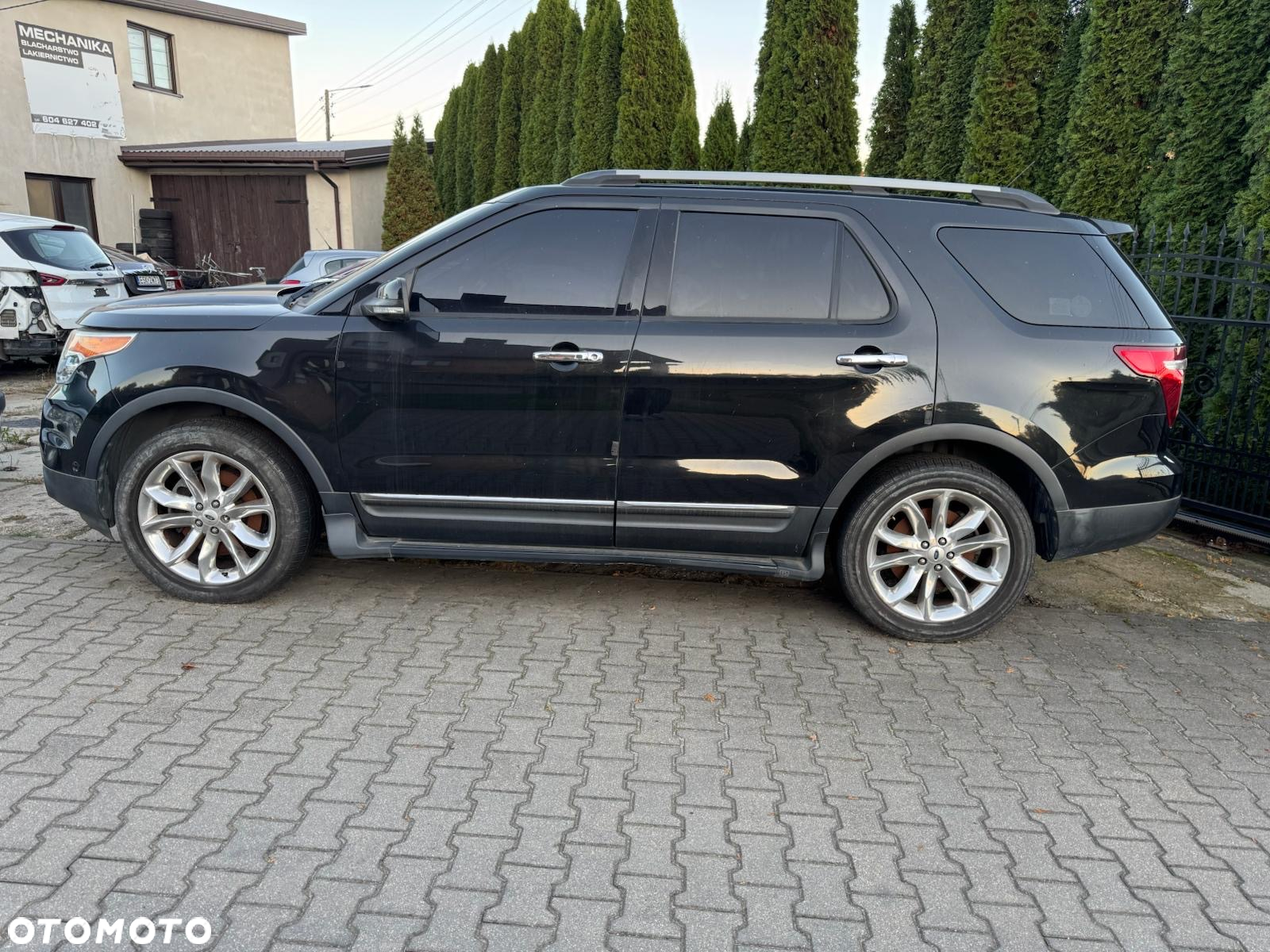 Ford Explorer - 14