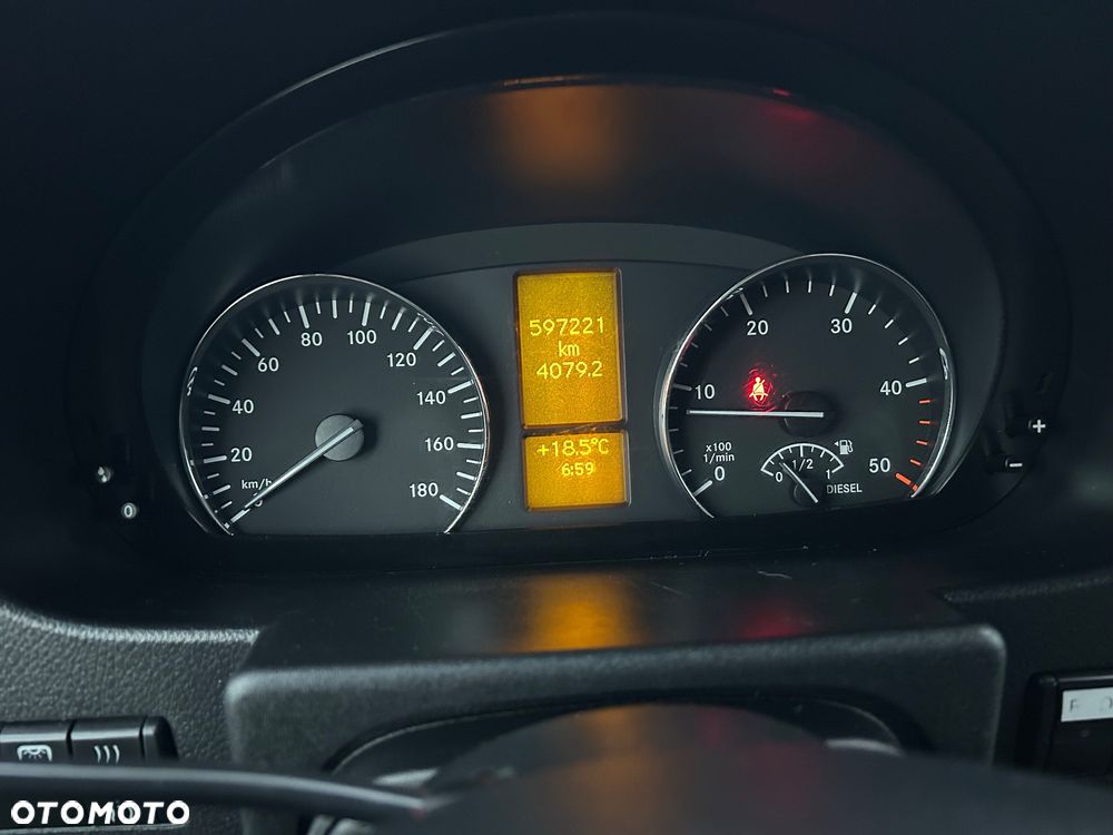 Mercedes-Benz Sprinter - 16