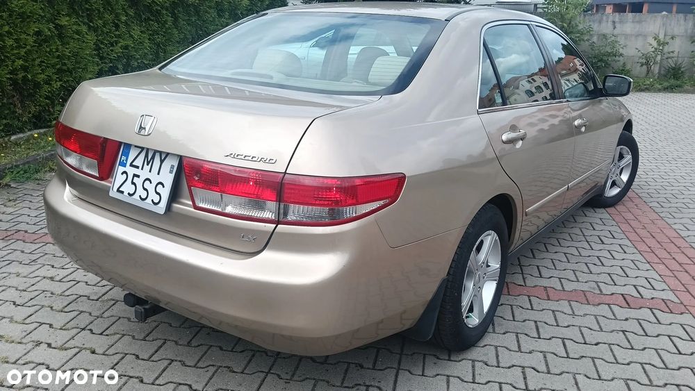 Honda Accord 2.4 LX - 9