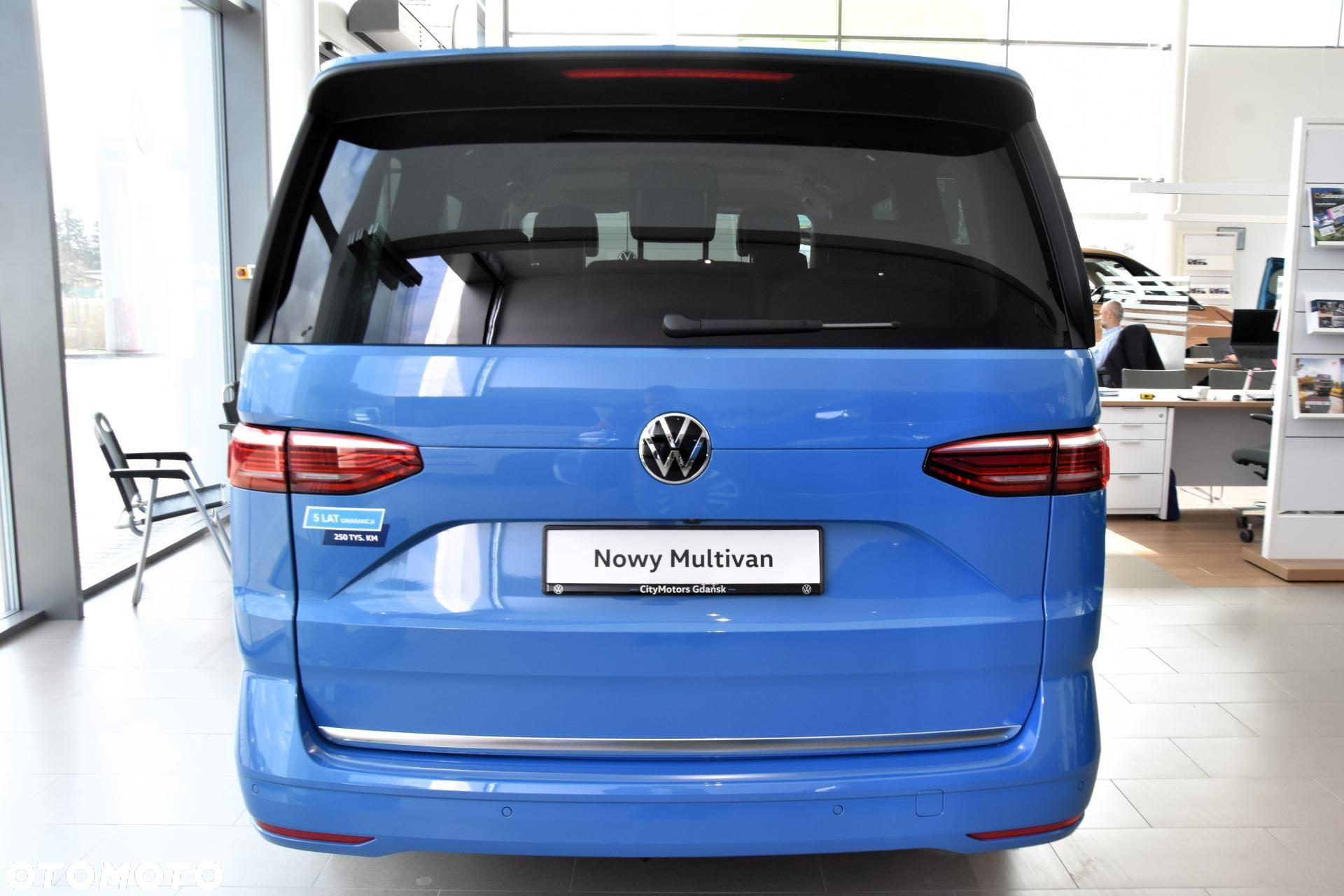 Volkswagen Multivan - 7